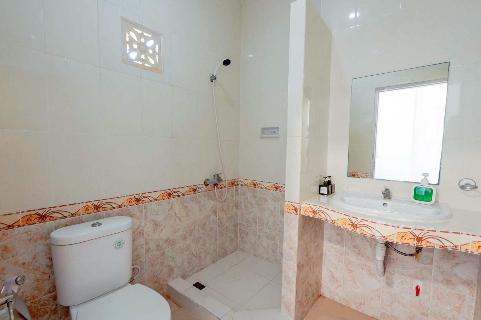 Urbanview Hotel Rasa Sayang Inn Tanjung Benoa Bali Kuta Selatan Exterior photo