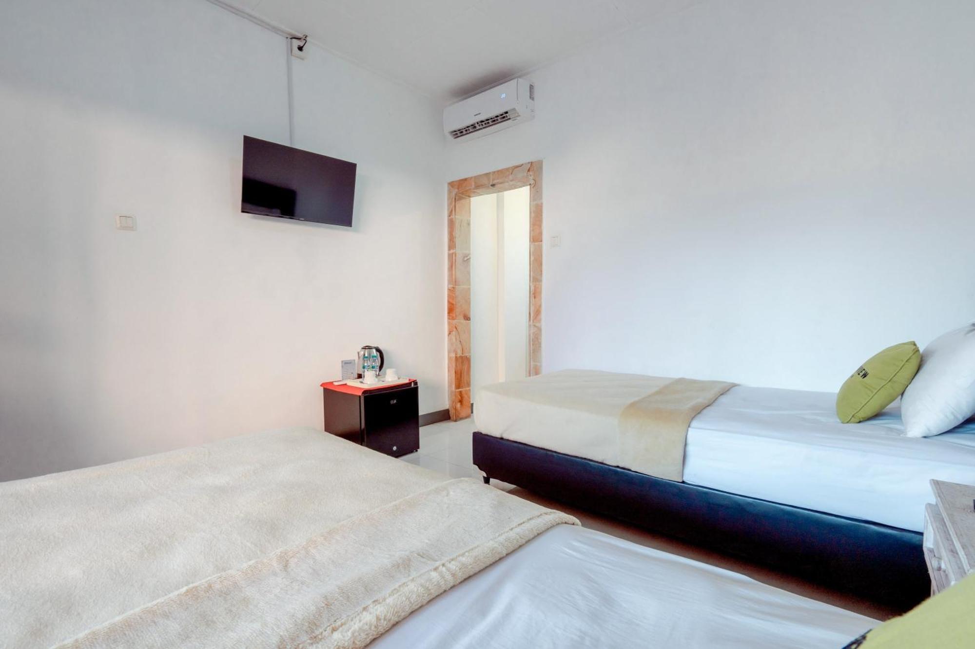 Urbanview Hotel Rasa Sayang Inn Tanjung Benoa Bali Kuta Selatan Exterior photo
