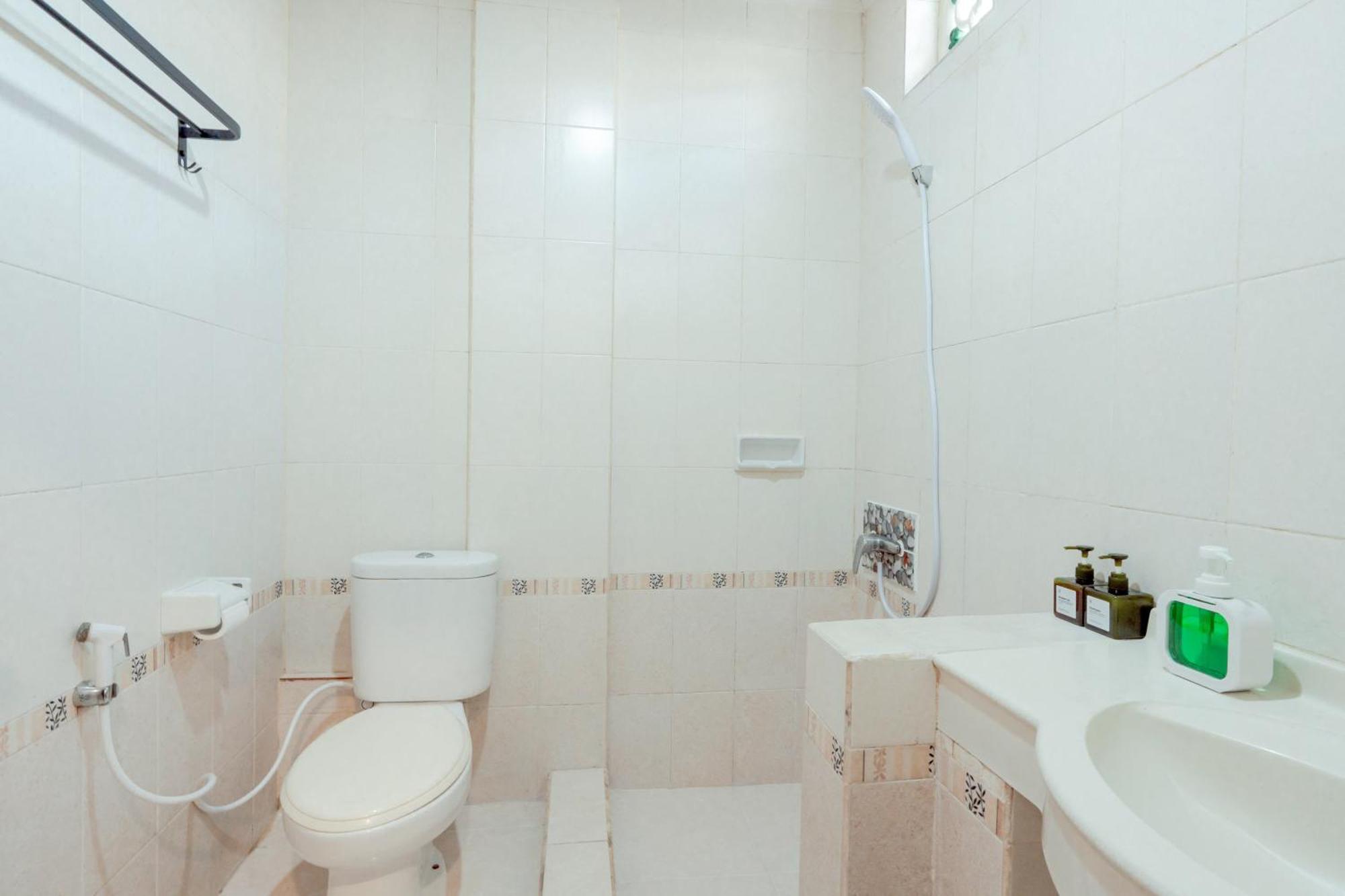 Urbanview Hotel Rasa Sayang Inn Tanjung Benoa Bali Kuta Selatan Exterior photo