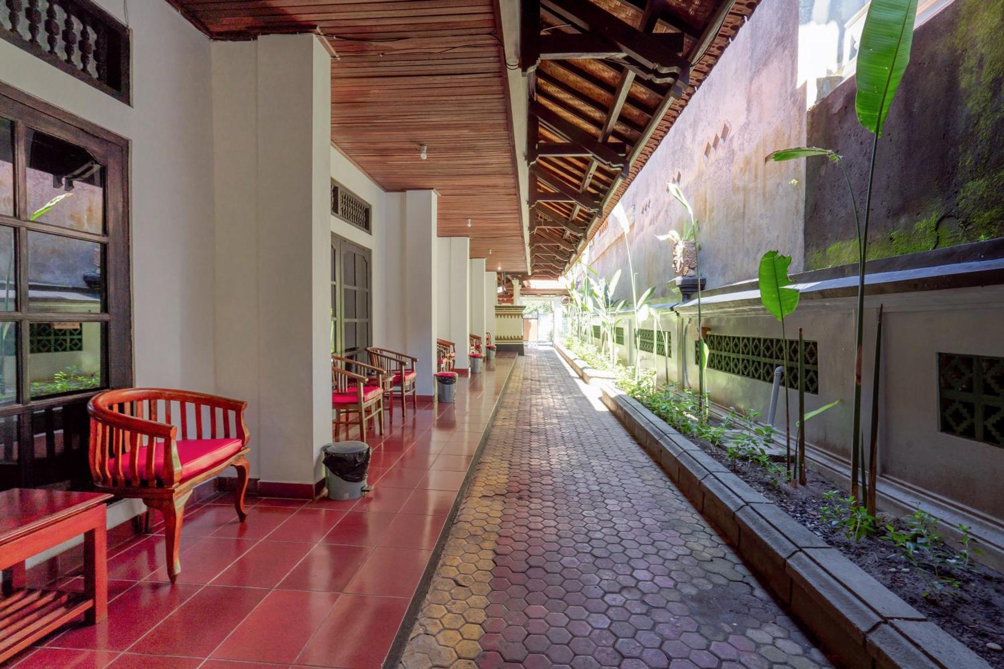 Urbanview Hotel Rasa Sayang Inn Tanjung Benoa Bali Kuta Selatan Exterior photo